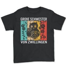 Load image into Gallery viewer, Große Schwester von Zwillingen Zwillinge Geburt Eulen Eule - Youth Tee - Black
