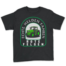Load image into Gallery viewer, Echte Helden Fahren Rote Felgen Traktor Landwirt Trecker Geschenk T - Youth Tee - Black