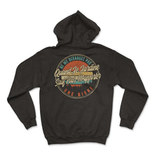 Load image into Gallery viewer, Ne Me Dérangez Pas Quand Je Jardine Sauf Pour M'apporter Une Biere - Hoodie - Black