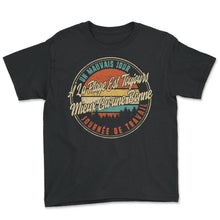 Load image into Gallery viewer, Un Mauvais Jour À La Plage Est Toujours Mieux Qu'une Bonne Journée De - Youth Tee - Black
